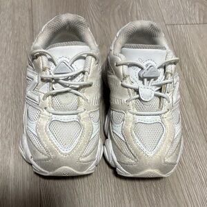 New Balance Kids Cream Sneakers
